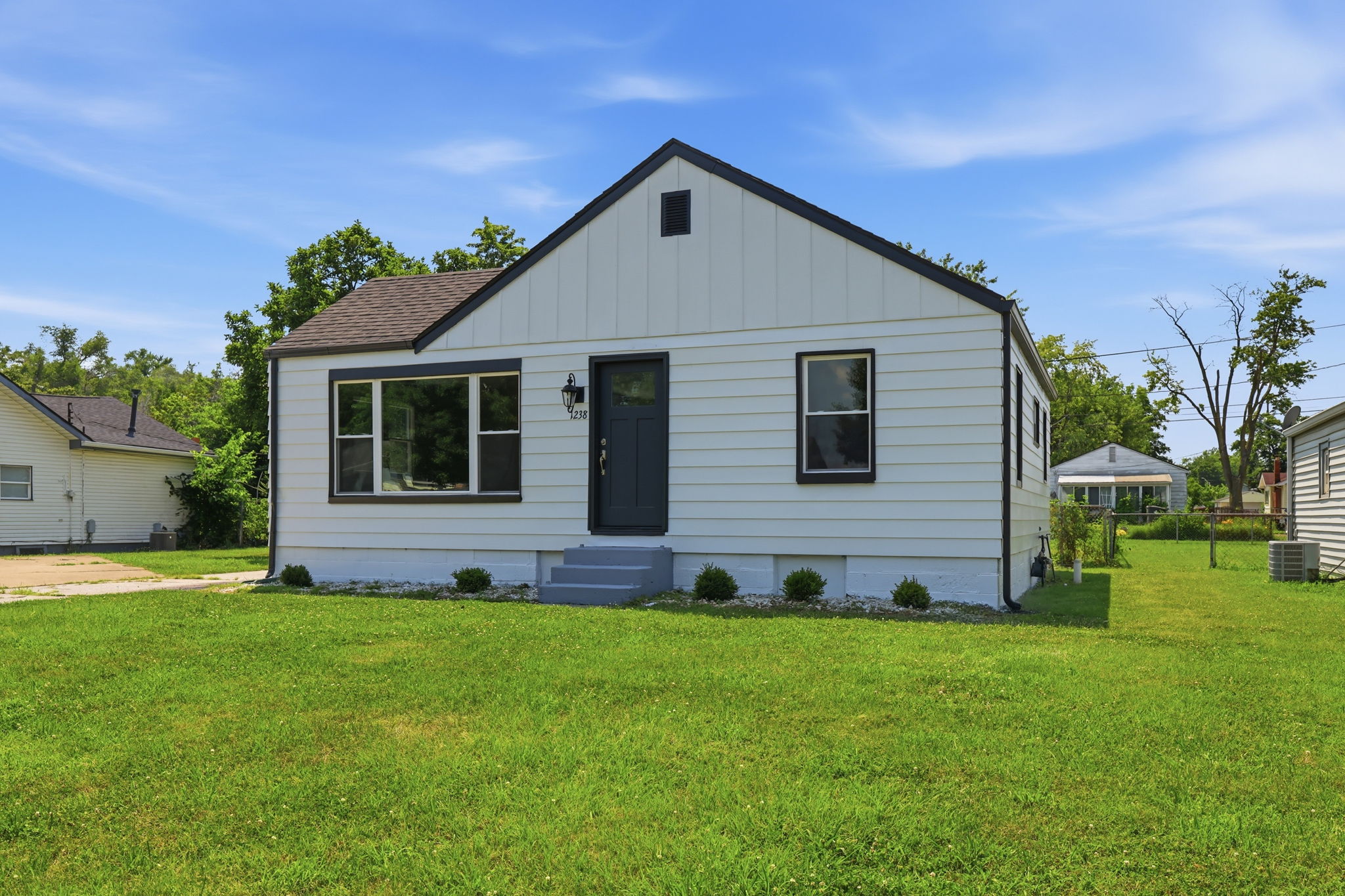 1238 S Centennial St_003