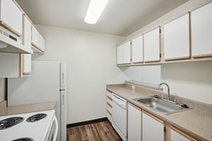 SW 72nd Ave 332-002.jpg