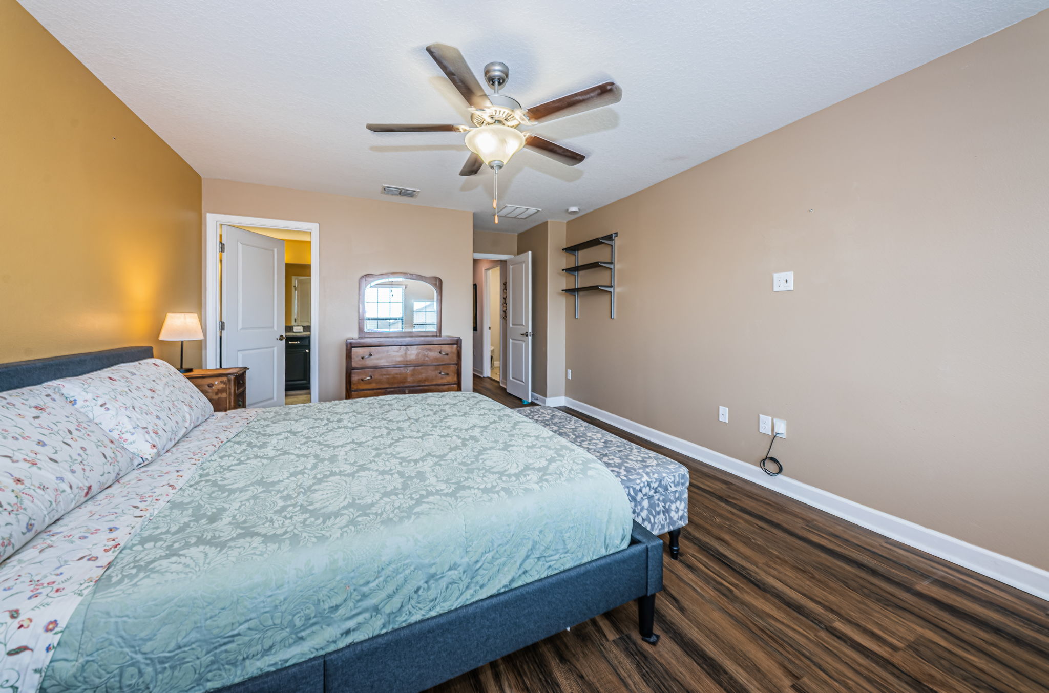Upper Level Master Bedroom1c
