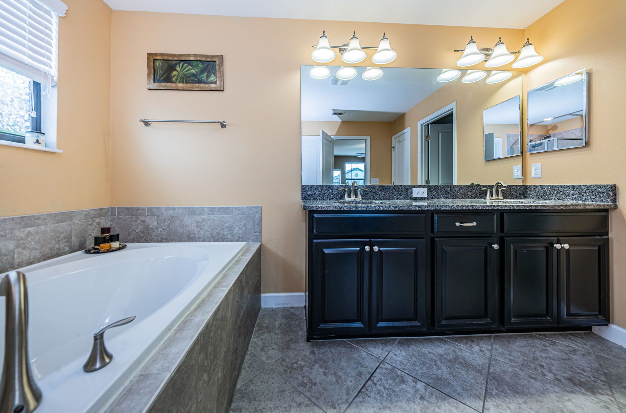 Upper Level Master Bathroom1b