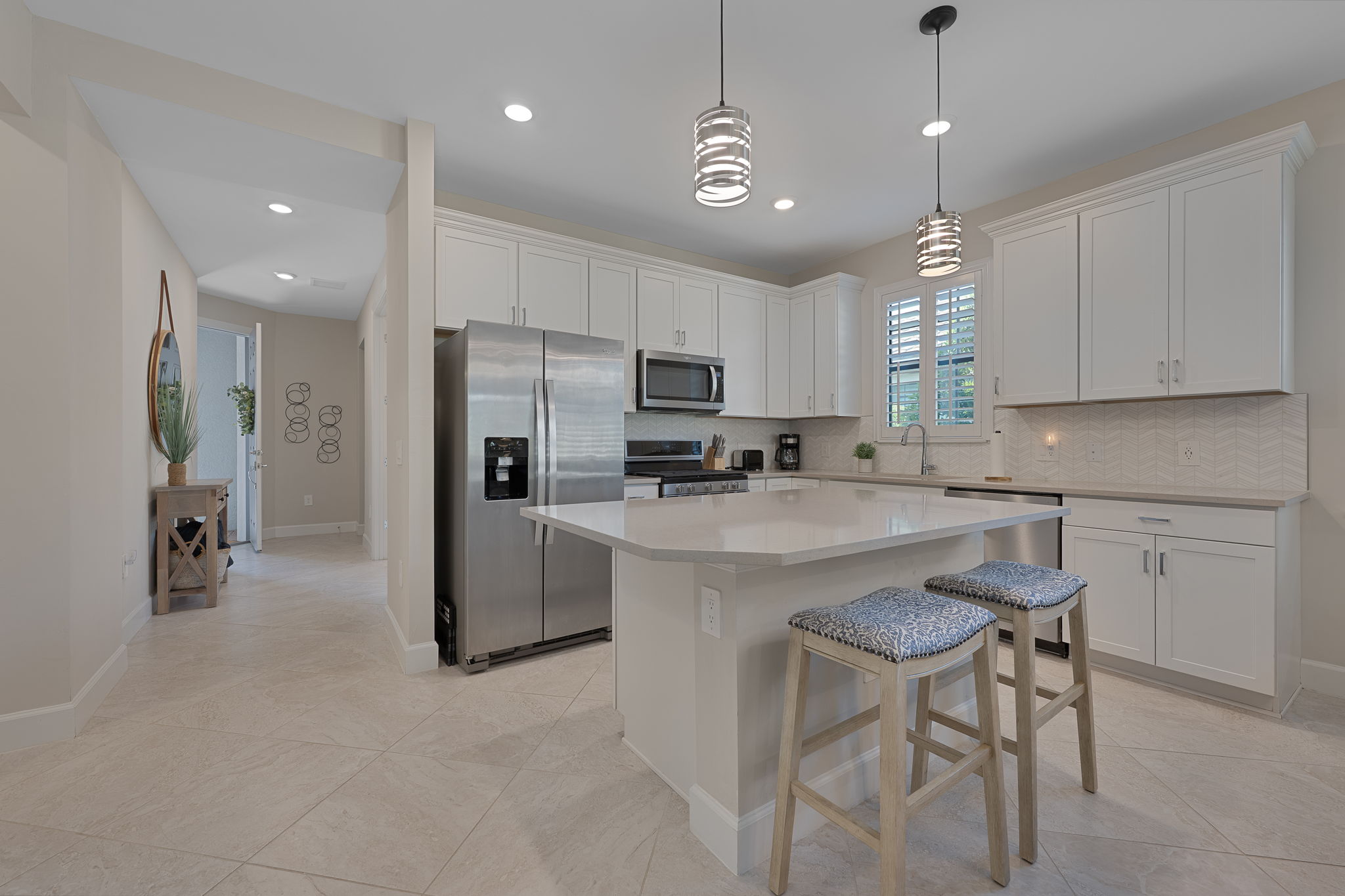 Breakfast Bar - Kitchen