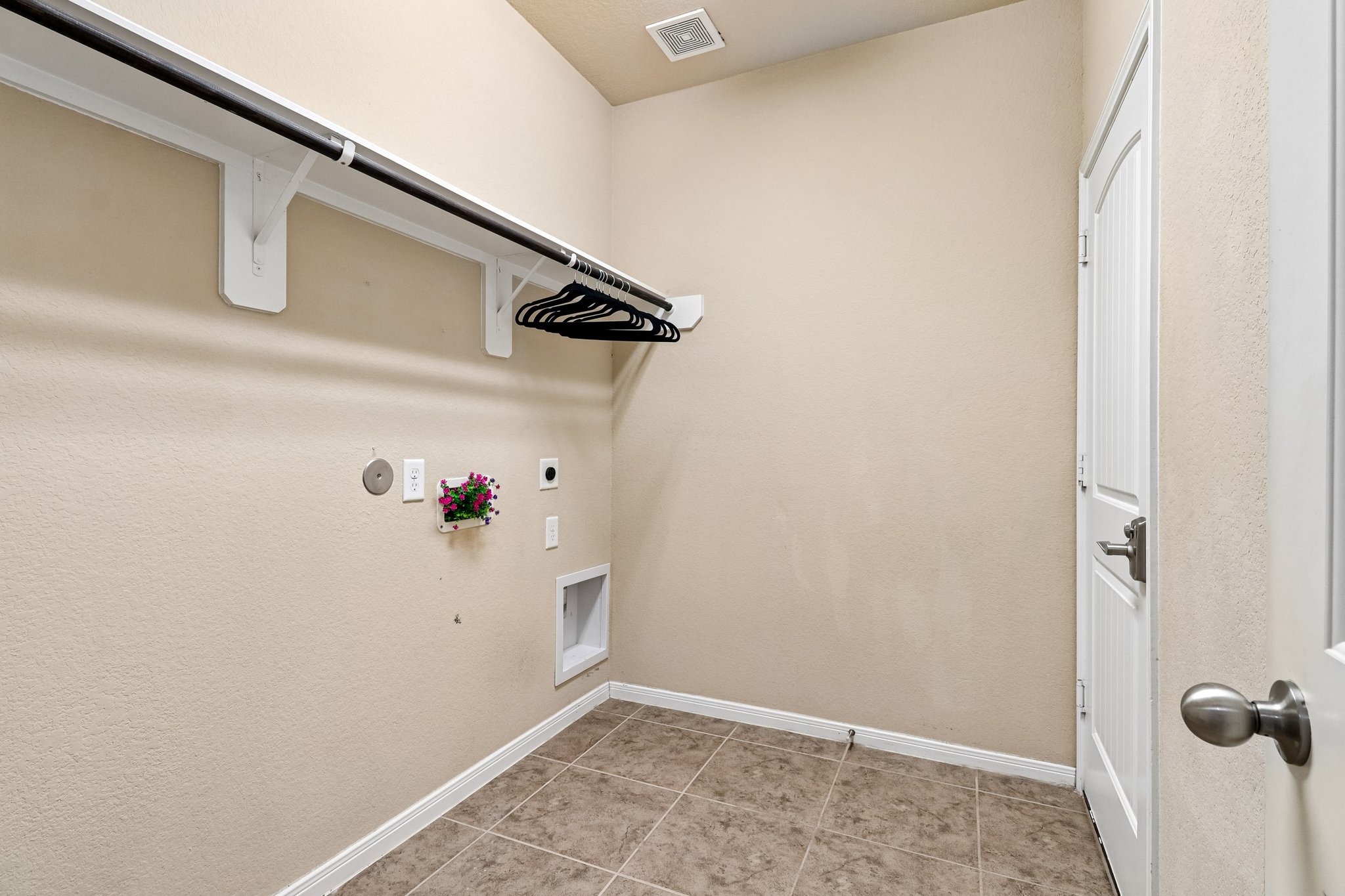 Timber Lodge Ln-S0606-015.jpg