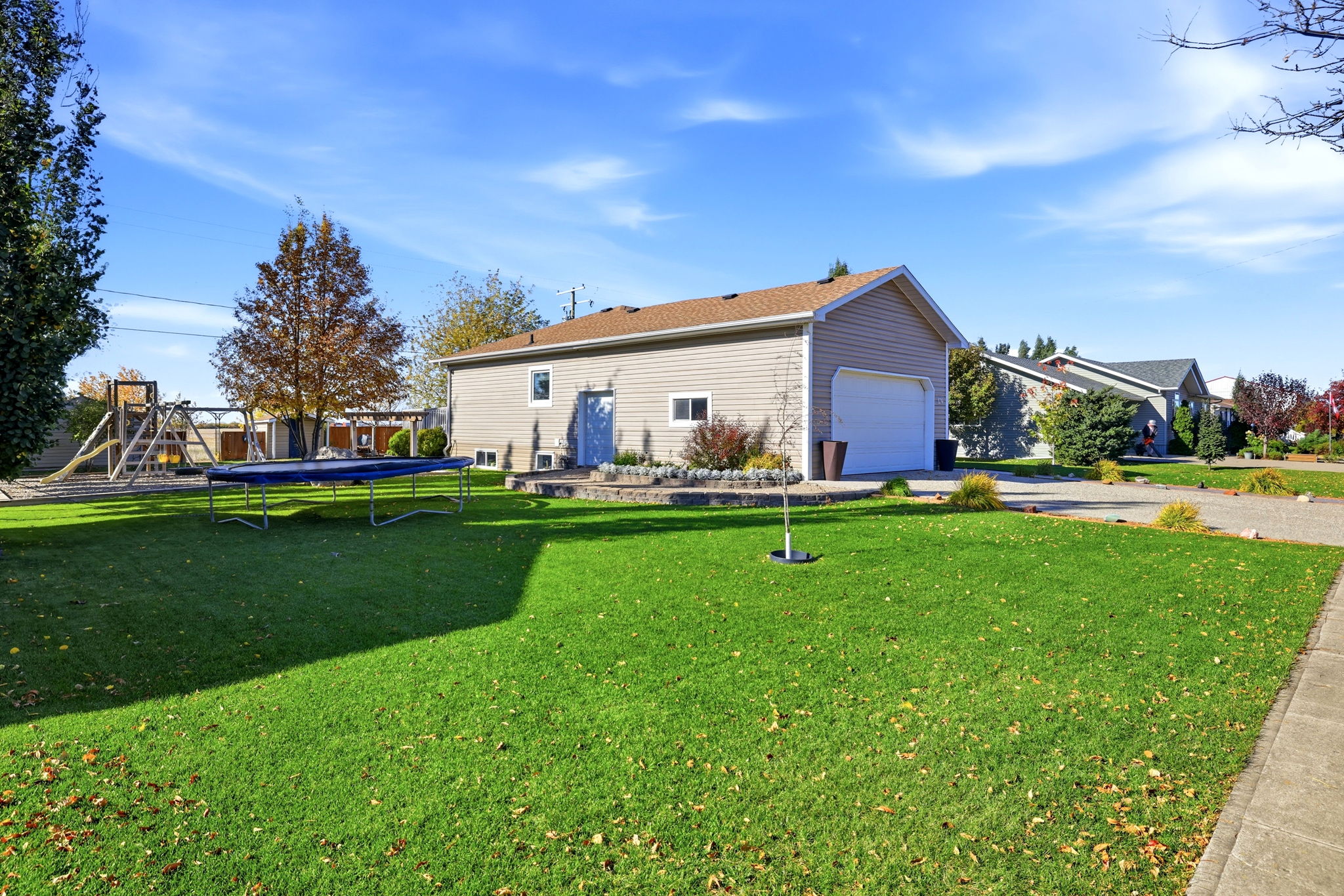 38. 124 2nd Ave W. - Side Yard