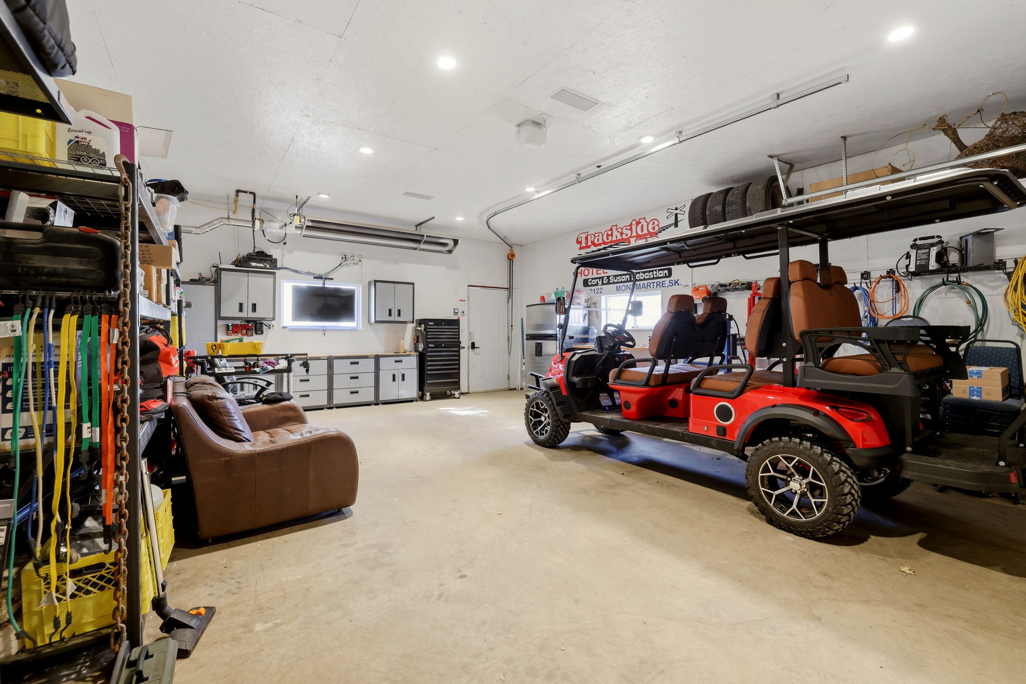 50. 124 2nd Ave W. - Interior Garage