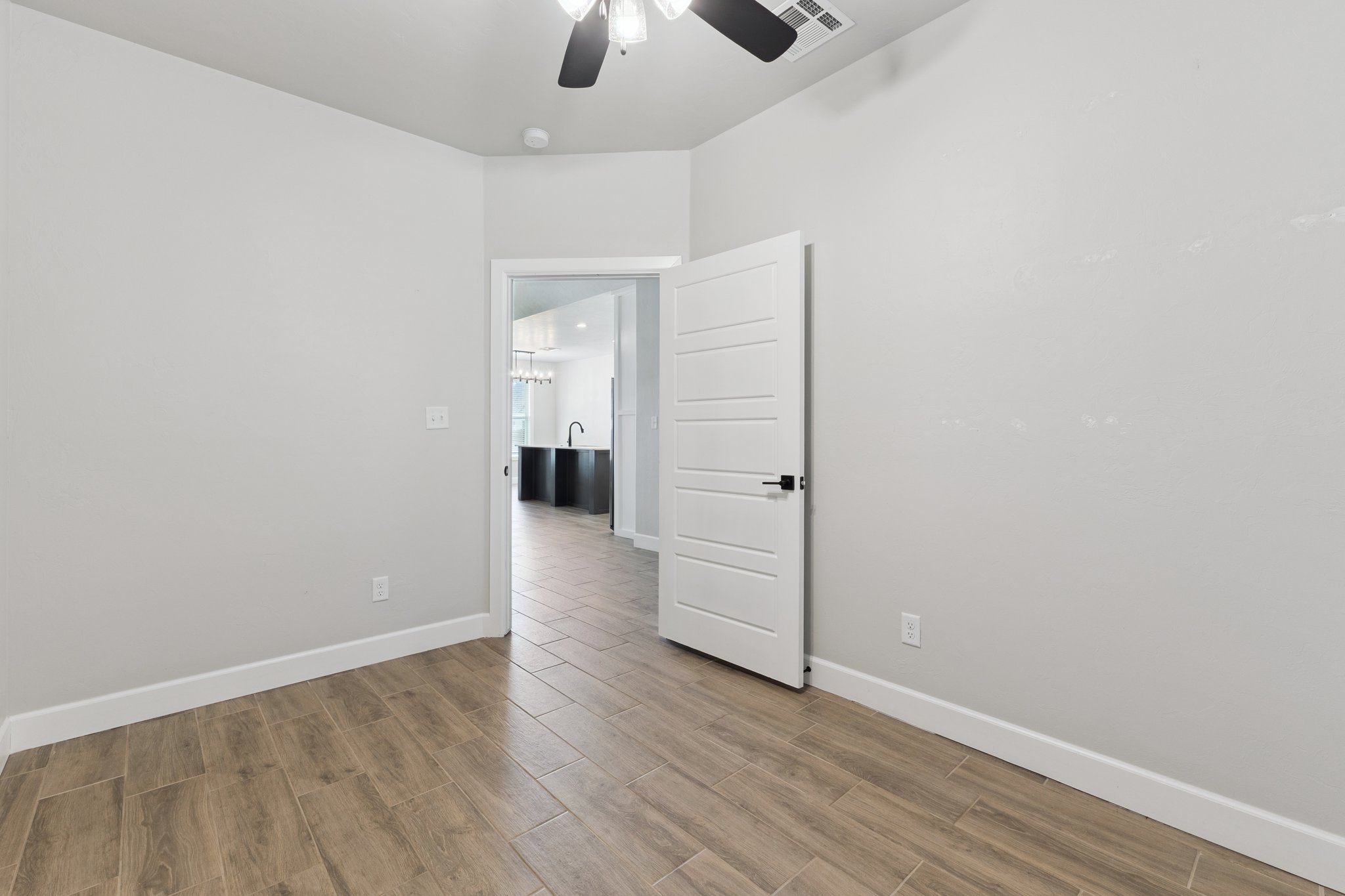 124 5th St_035 (2).jpg