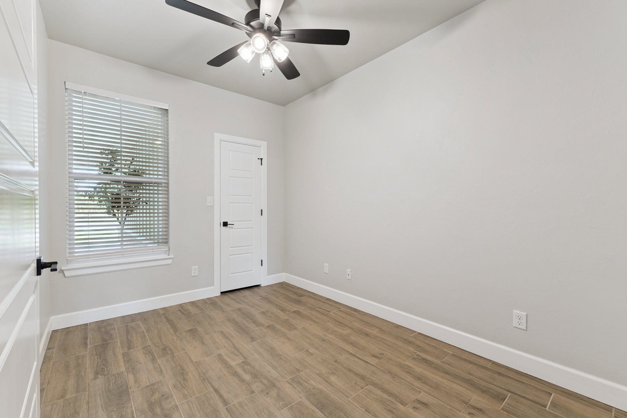 124 5th St_044 (2).jpg