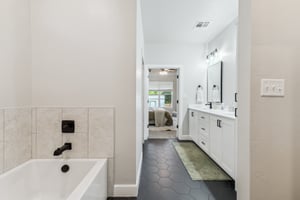124 5th St_032.jpg