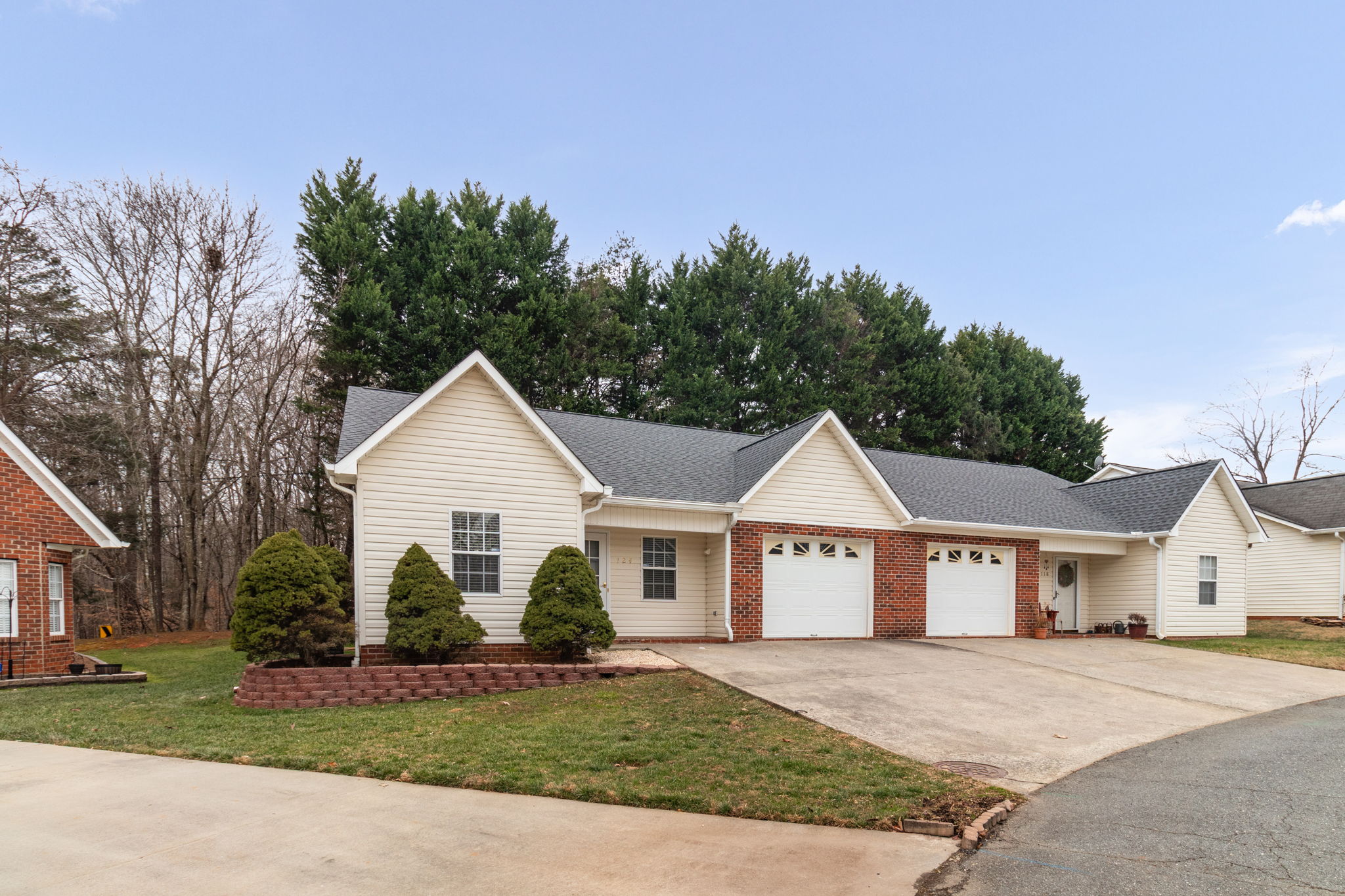 124 Bethania Oaks Cir-3