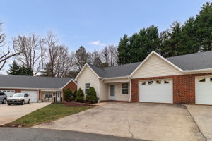 124 Bethania Oaks Cir-4