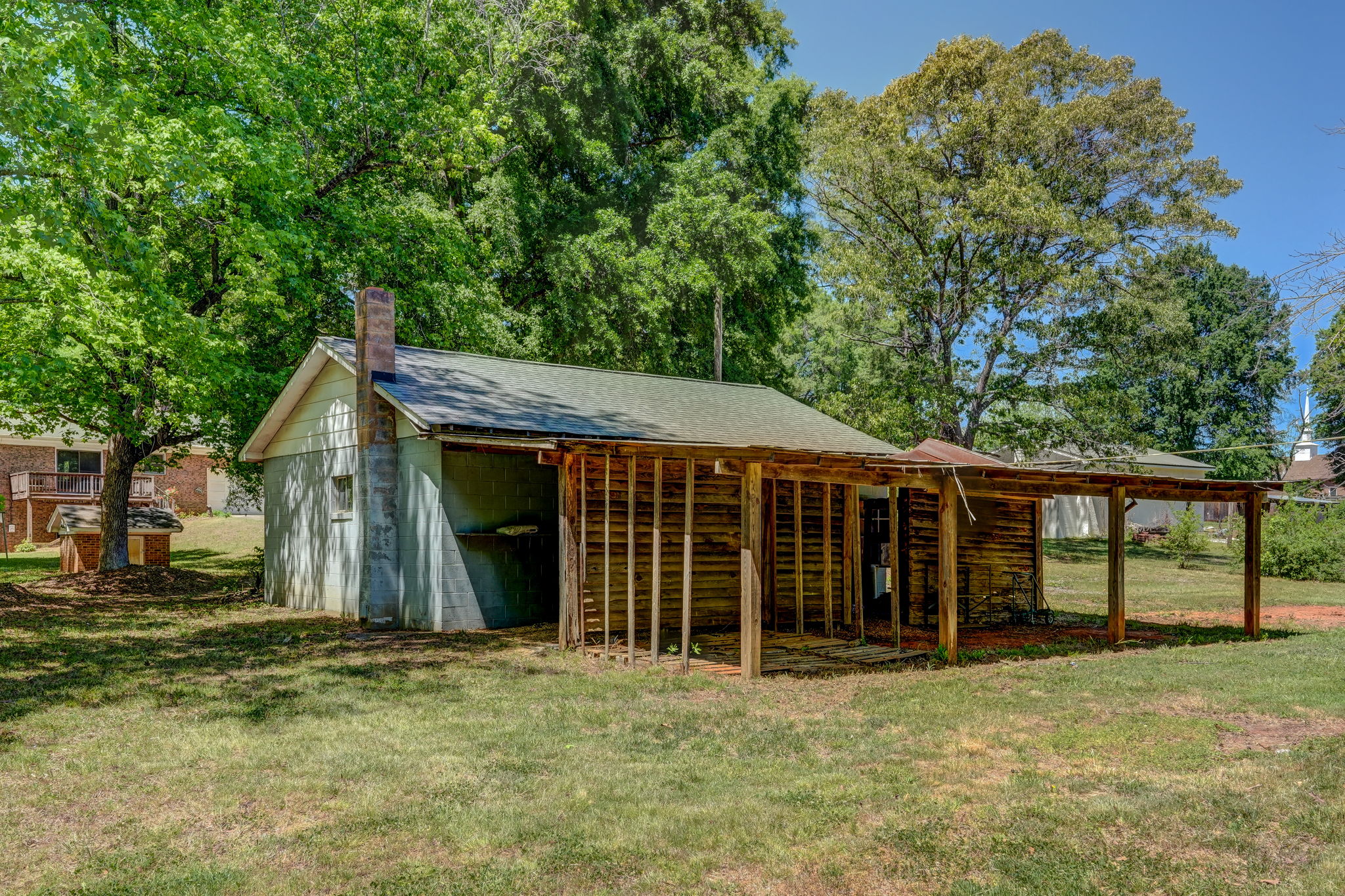 Detached Garage