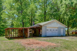 Detached Garage