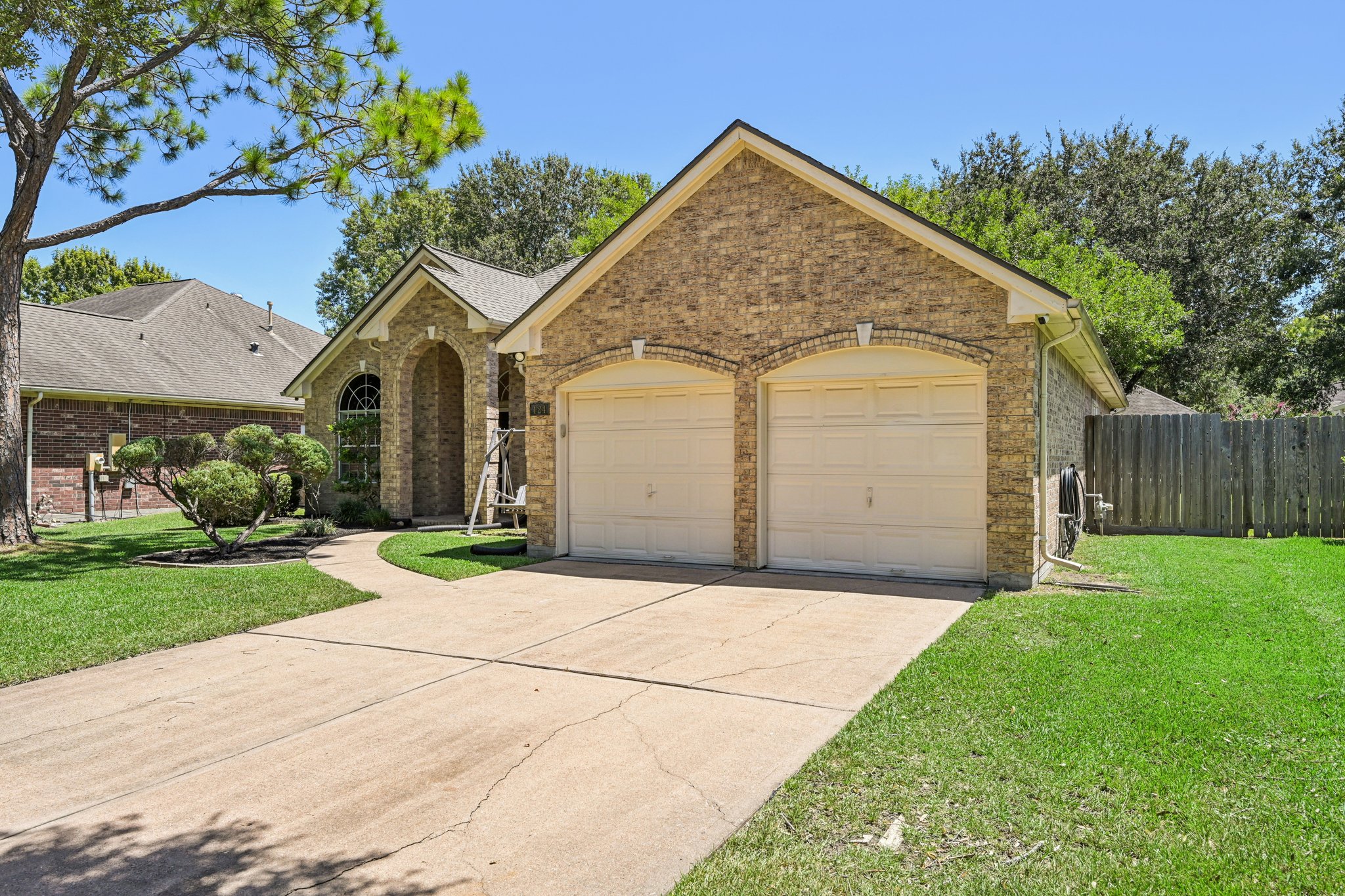 Crimson Bay Dr-L1808-003.jpg