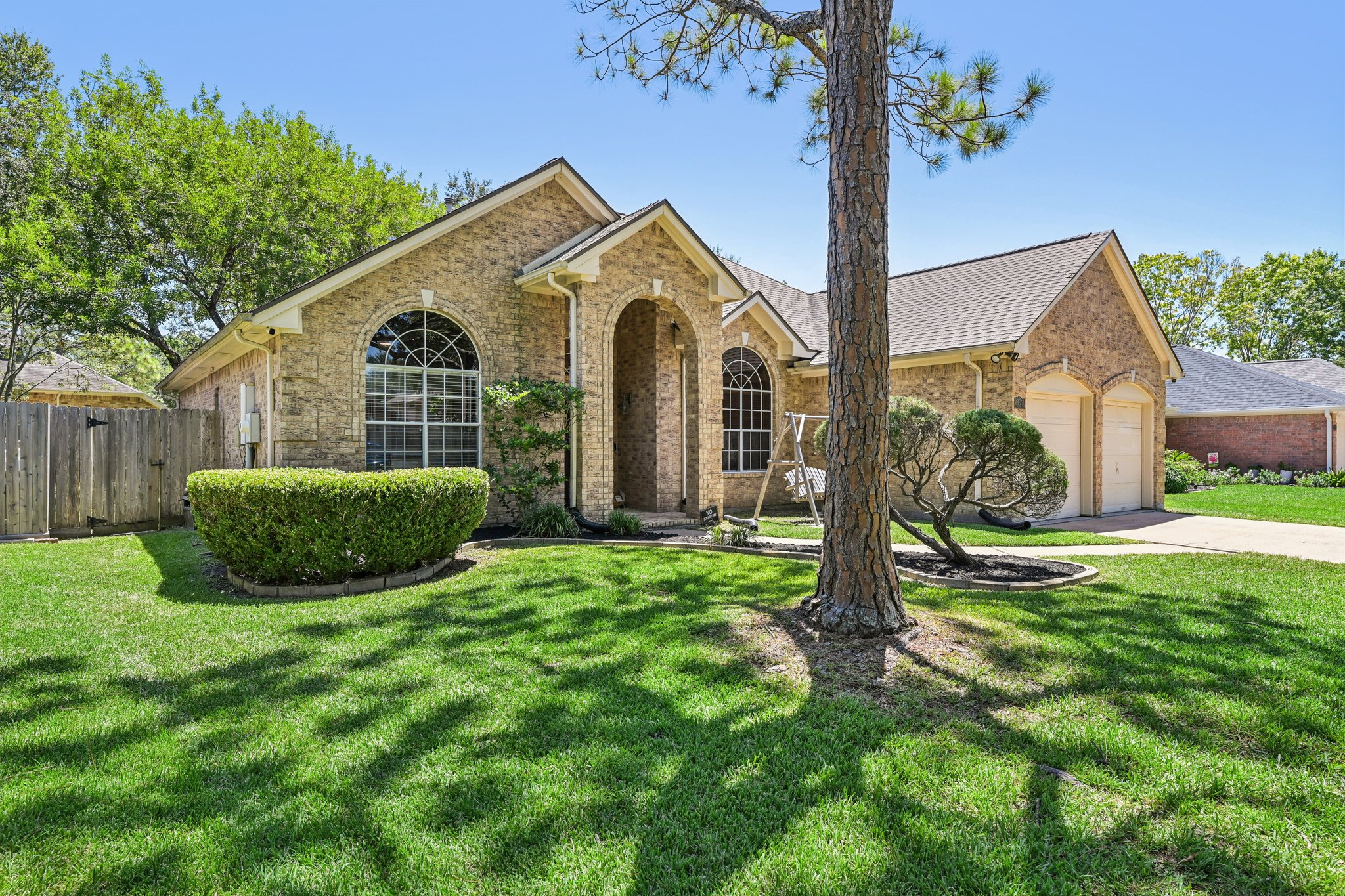Crimson Bay Dr-L1808-005.jpg