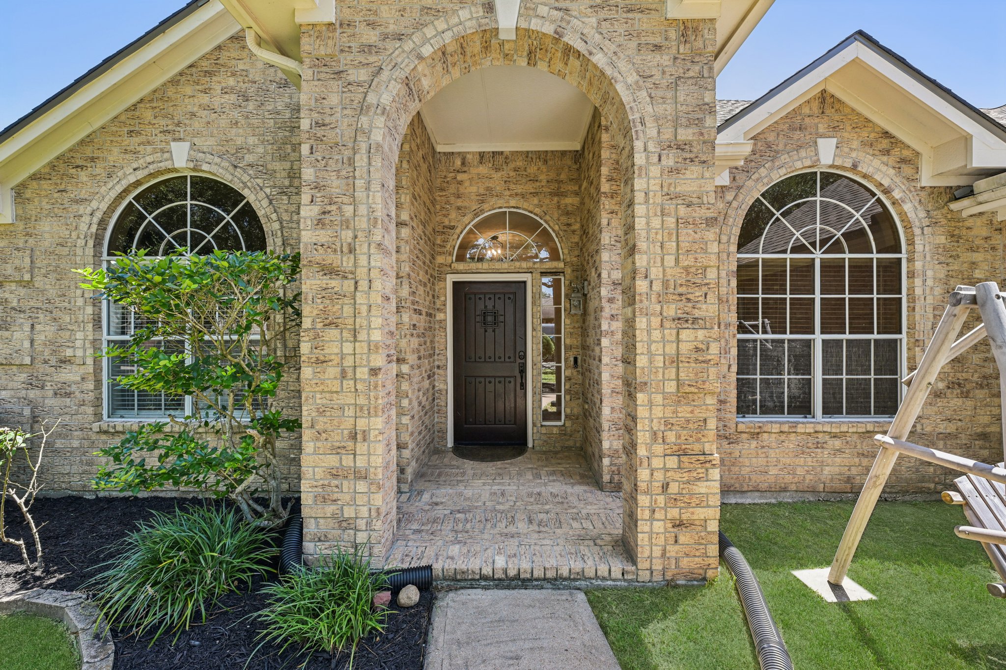 Crimson Bay Dr-L1808-008.jpg