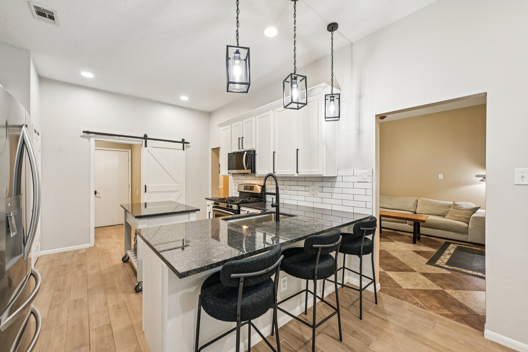 Crimson Bay Dr-L1808-016.jpg