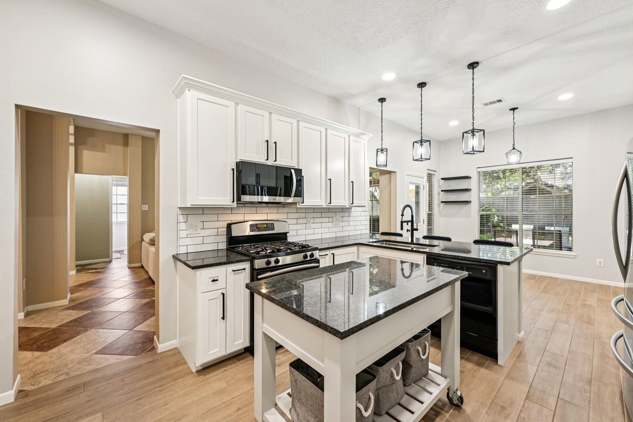 Crimson Bay Dr-L1808-017.jpg