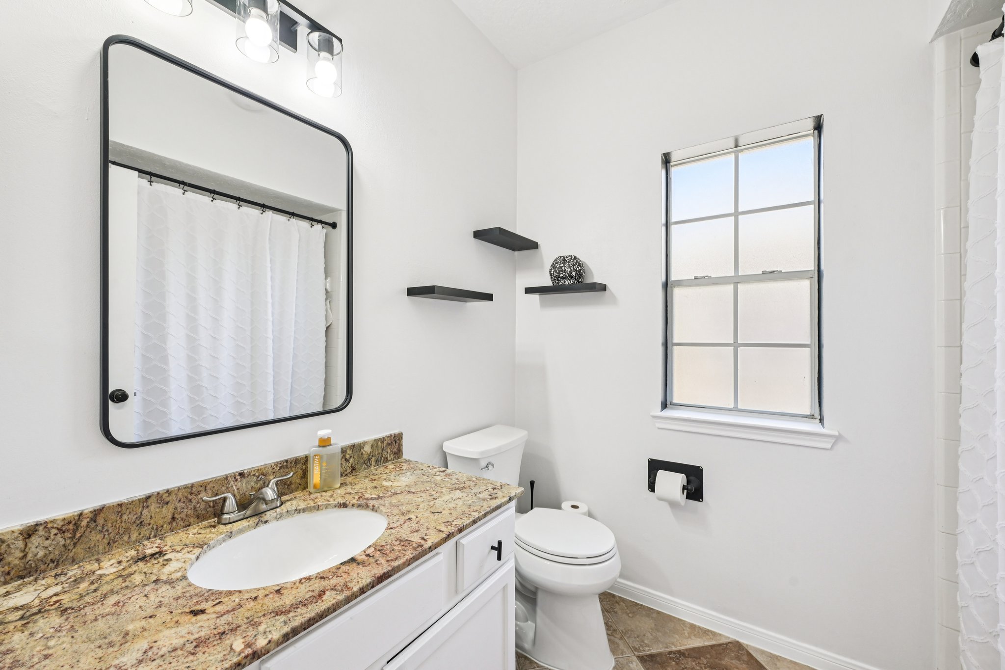 Crimson Bay Dr-L1808-021.jpg