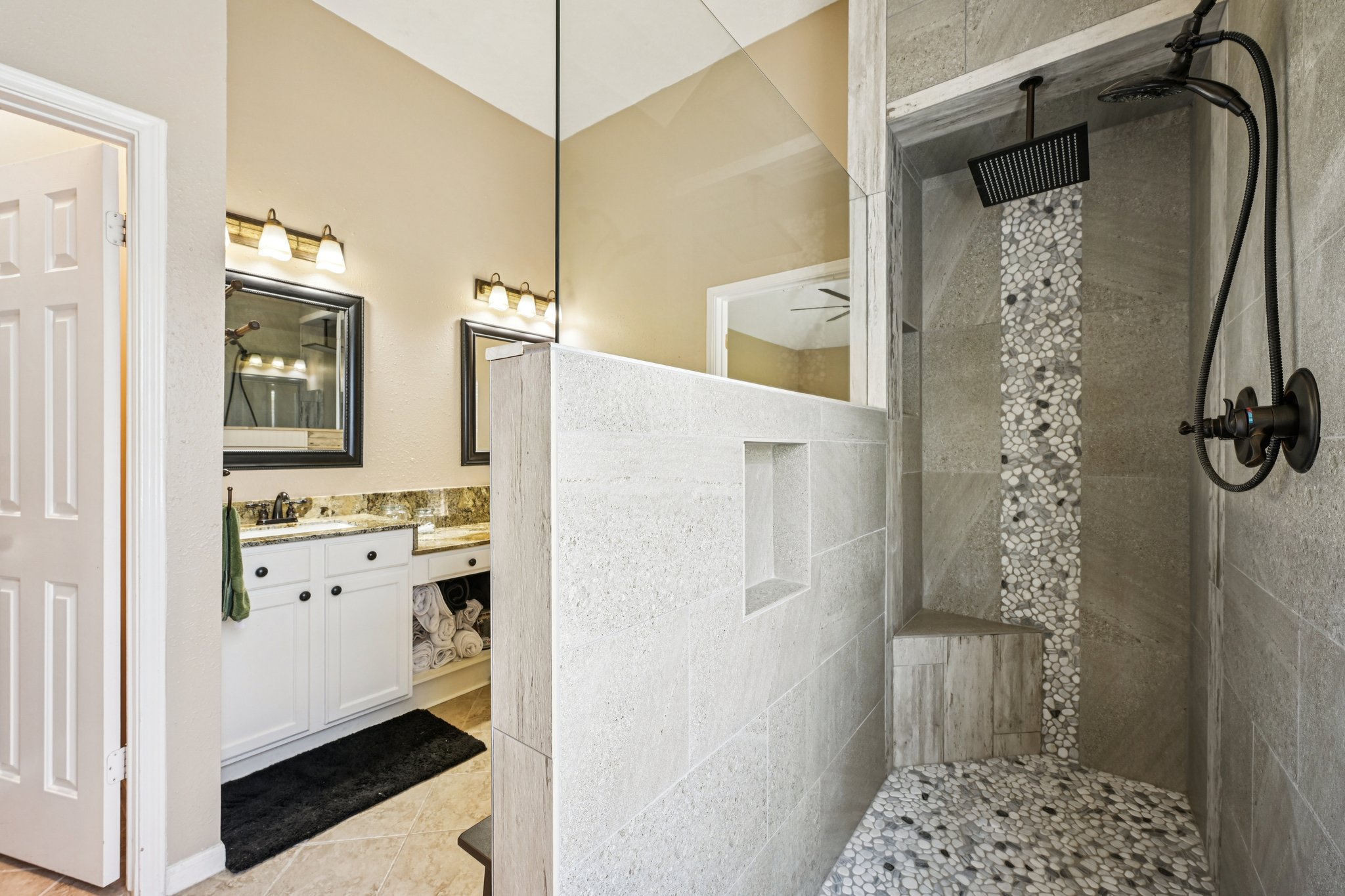 Crimson Bay Dr-L1808-029.jpg