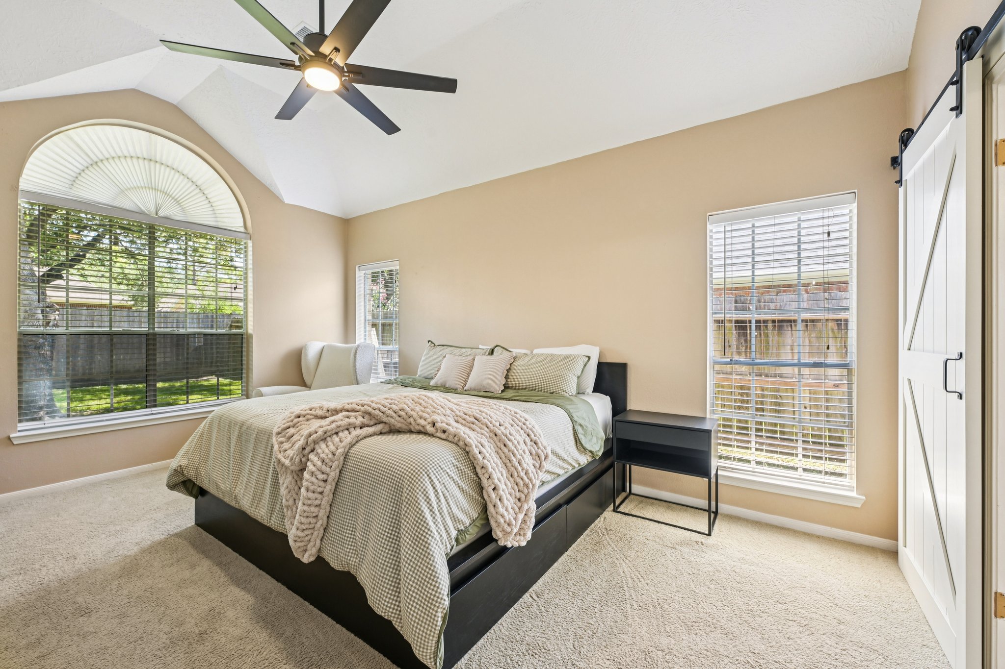 Crimson Bay Dr-L1808-031.jpg
