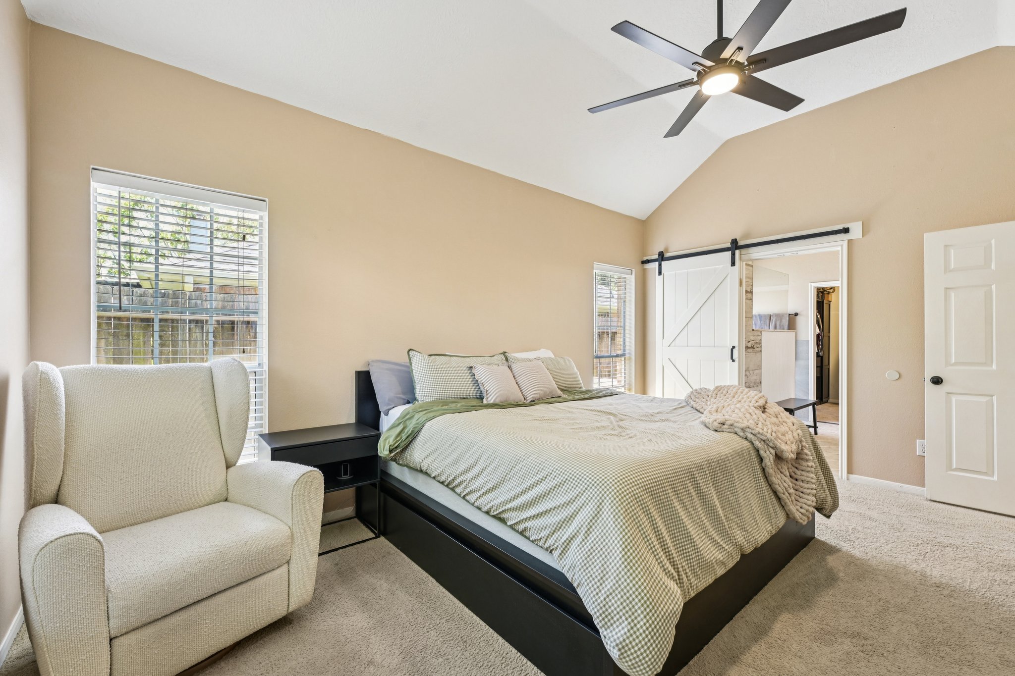 Crimson Bay Dr-L1808-033.jpg
