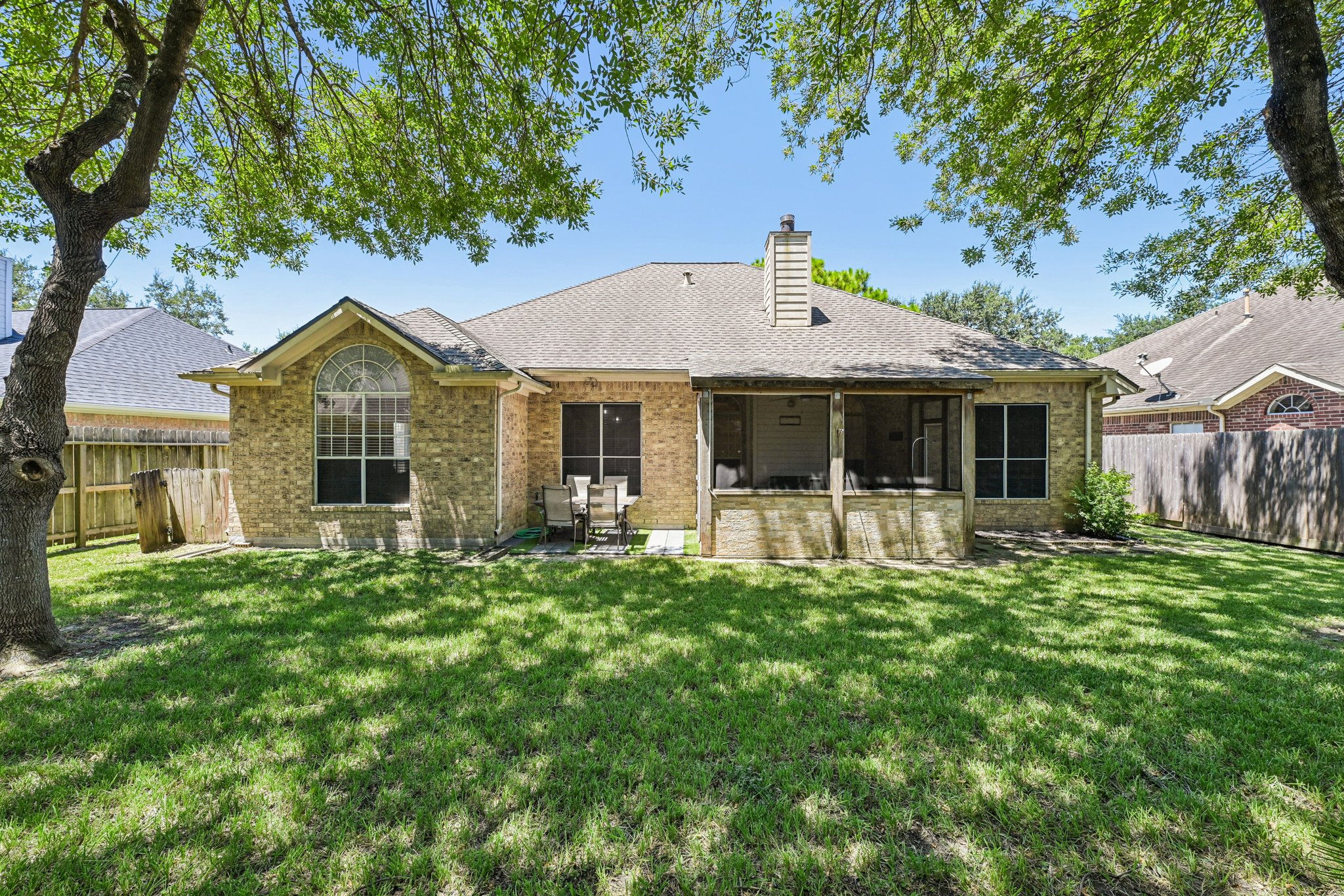 Crimson Bay Dr-L1808-036.jpg