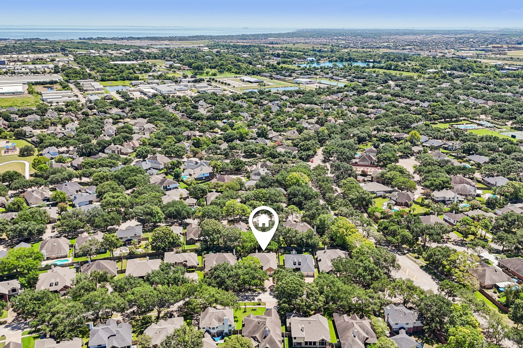 Crimson Bay Dr-L1808-041.jpg