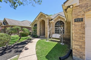 Crimson Bay Dr-L1808-006.jpg