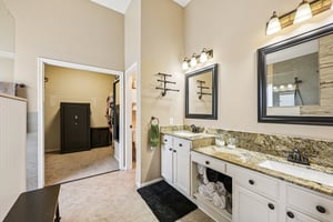 Crimson Bay Dr-L1808-026.jpg