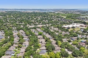Crimson Bay Dr-L1808-043.jpg