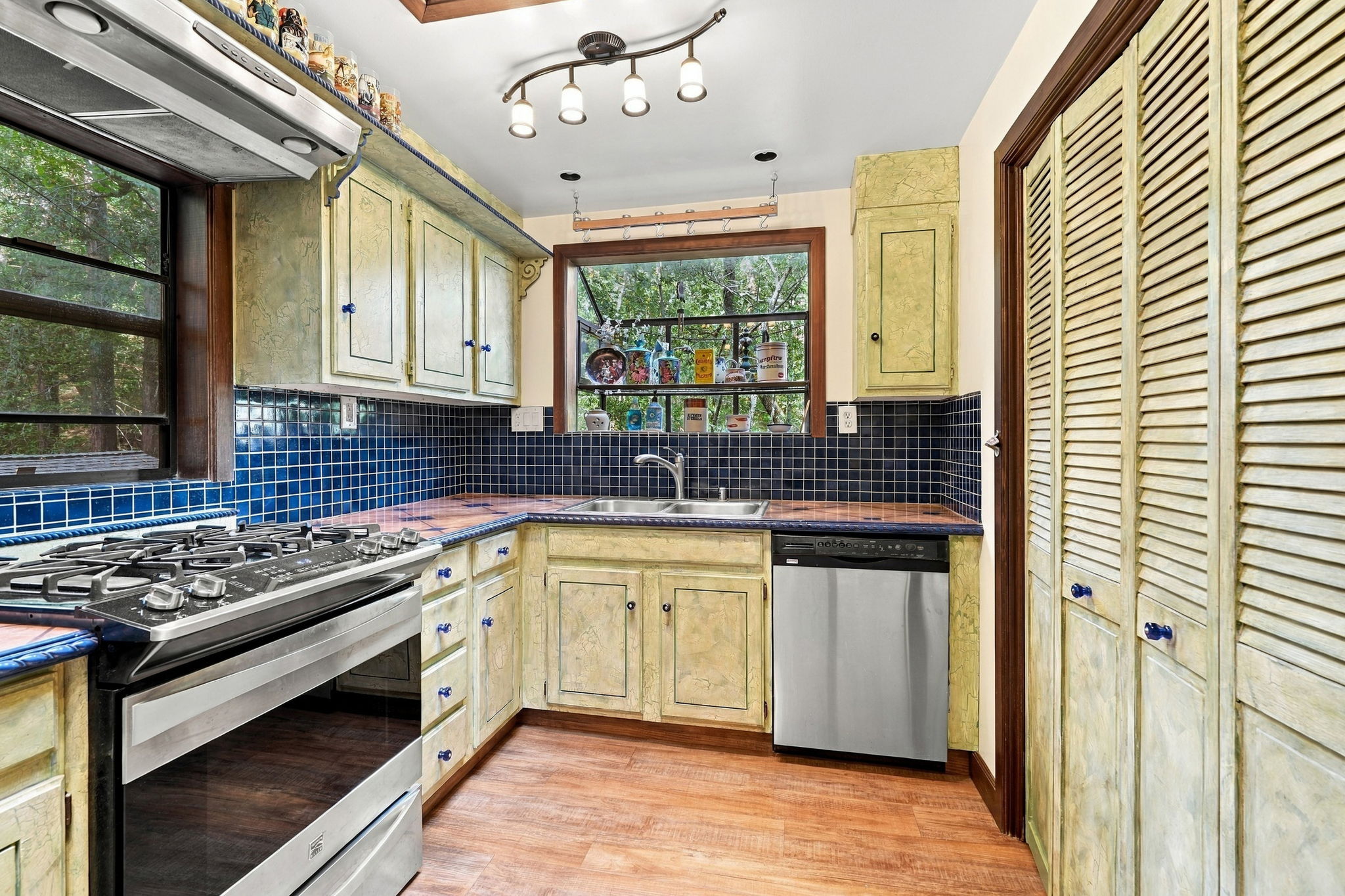 011_F8_124 Cypress Dr