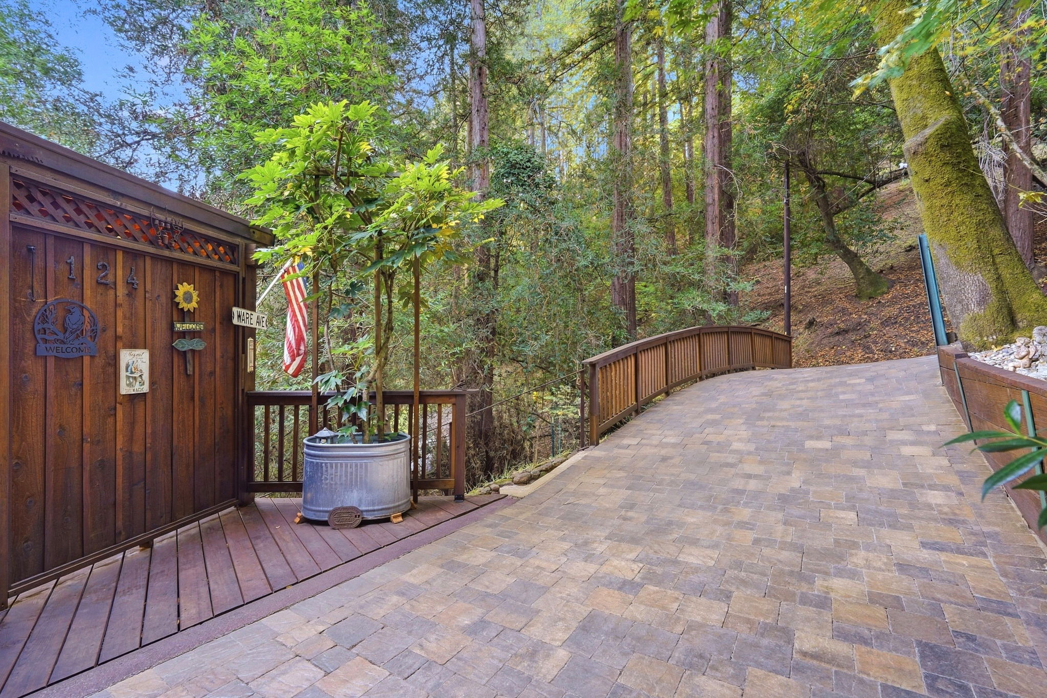 042_F8_124 Cypress Dr