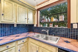 012_F8_124 Cypress Dr