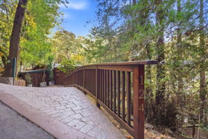 043_F8_124 Cypress Dr