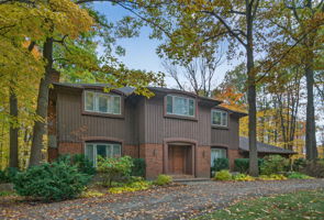 124 Forest Ridge Rd, Richmond Hill ON