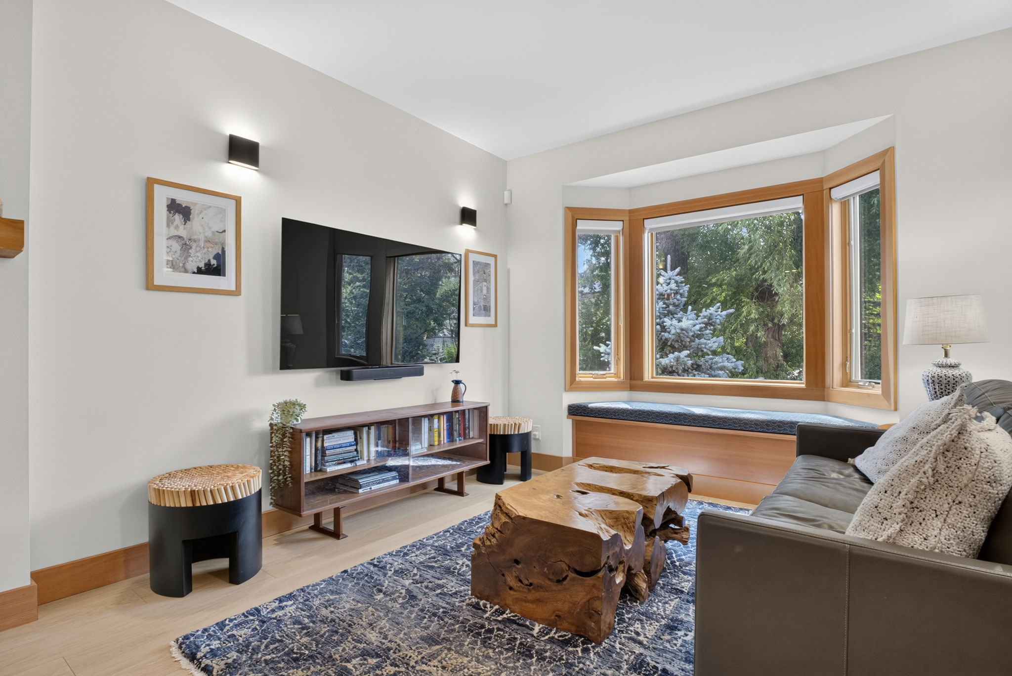 Start the 3D walkthrough of 124 Garden Crescent SW