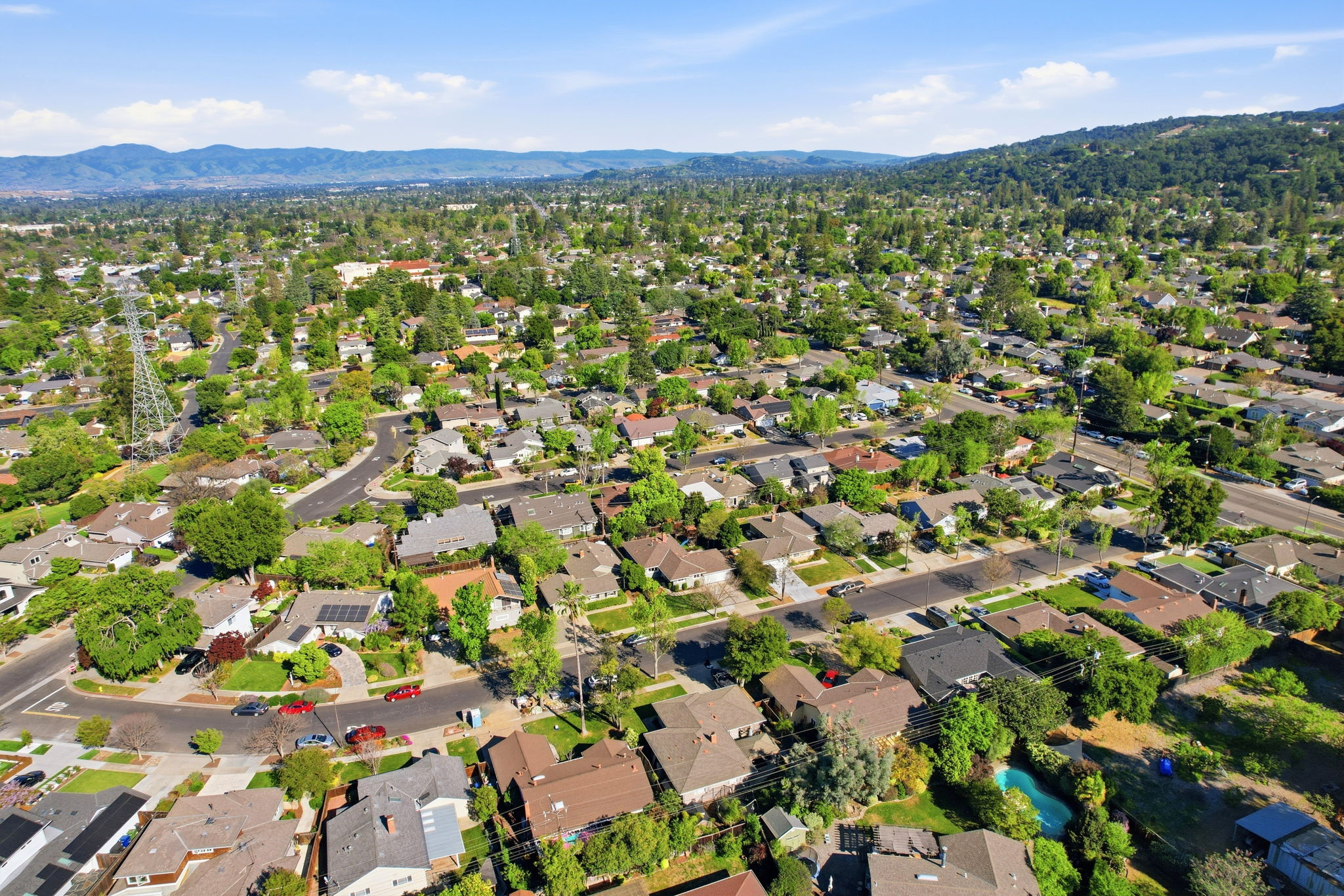 003_F8_AERIAL_124 Hollycrest Dr