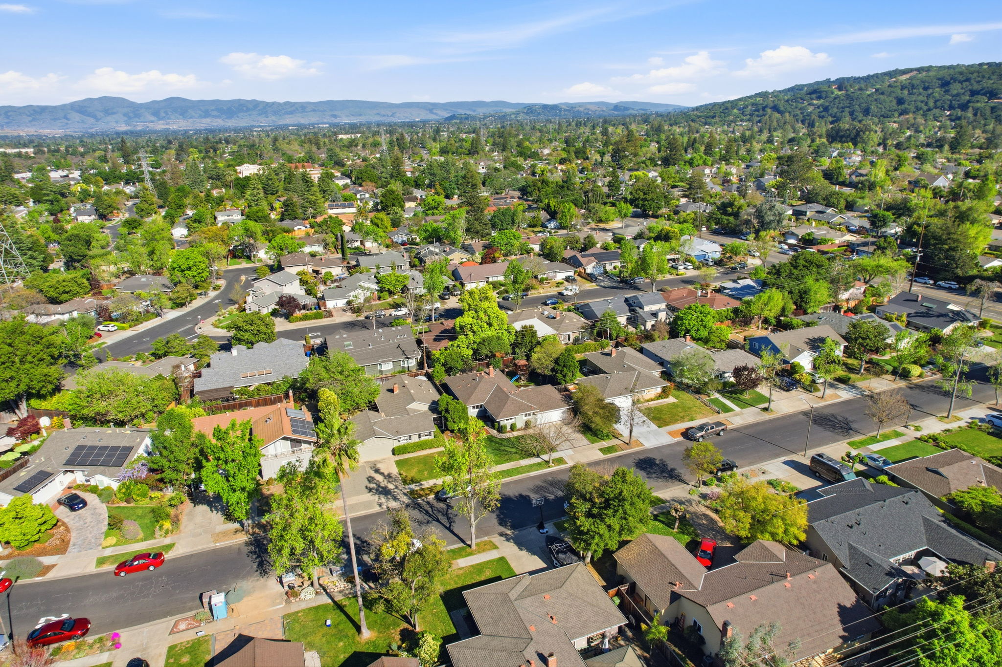 004_F8_AERIAL_124 Hollycrest Dr