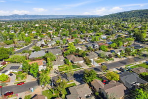 004_F8_AERIAL_124 Hollycrest Dr