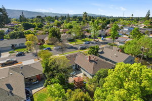 008_F8_AERIAL_124 Hollycrest Dr