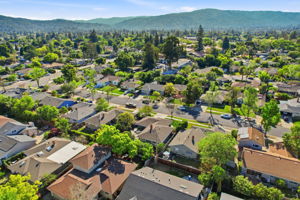010_F8_AERIAL_124 Hollycrest Dr