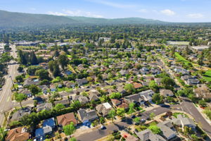012_F8_AERIAL_124 Hollycrest Dr