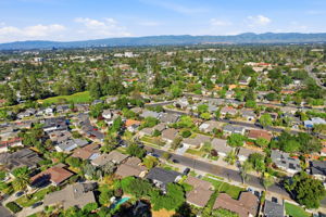 013_F8_AERIAL_124 Hollycrest Dr