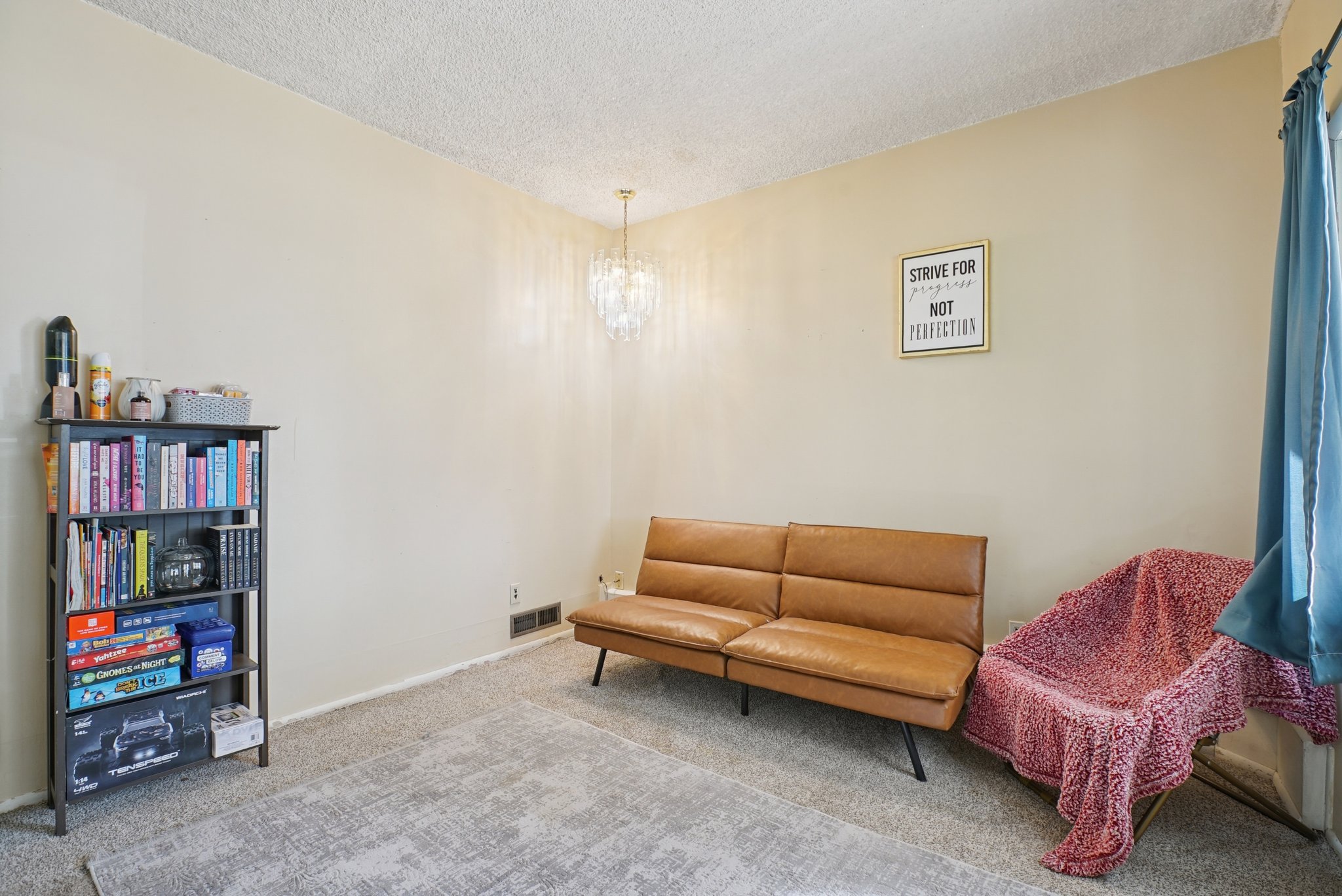N 1st St-S1809-014.jpg