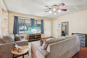 N 1st St-S1809-003.jpg