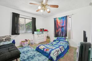 N 1st St-S1809-017.jpg