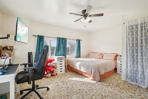N 1st St-S1809-021.jpg