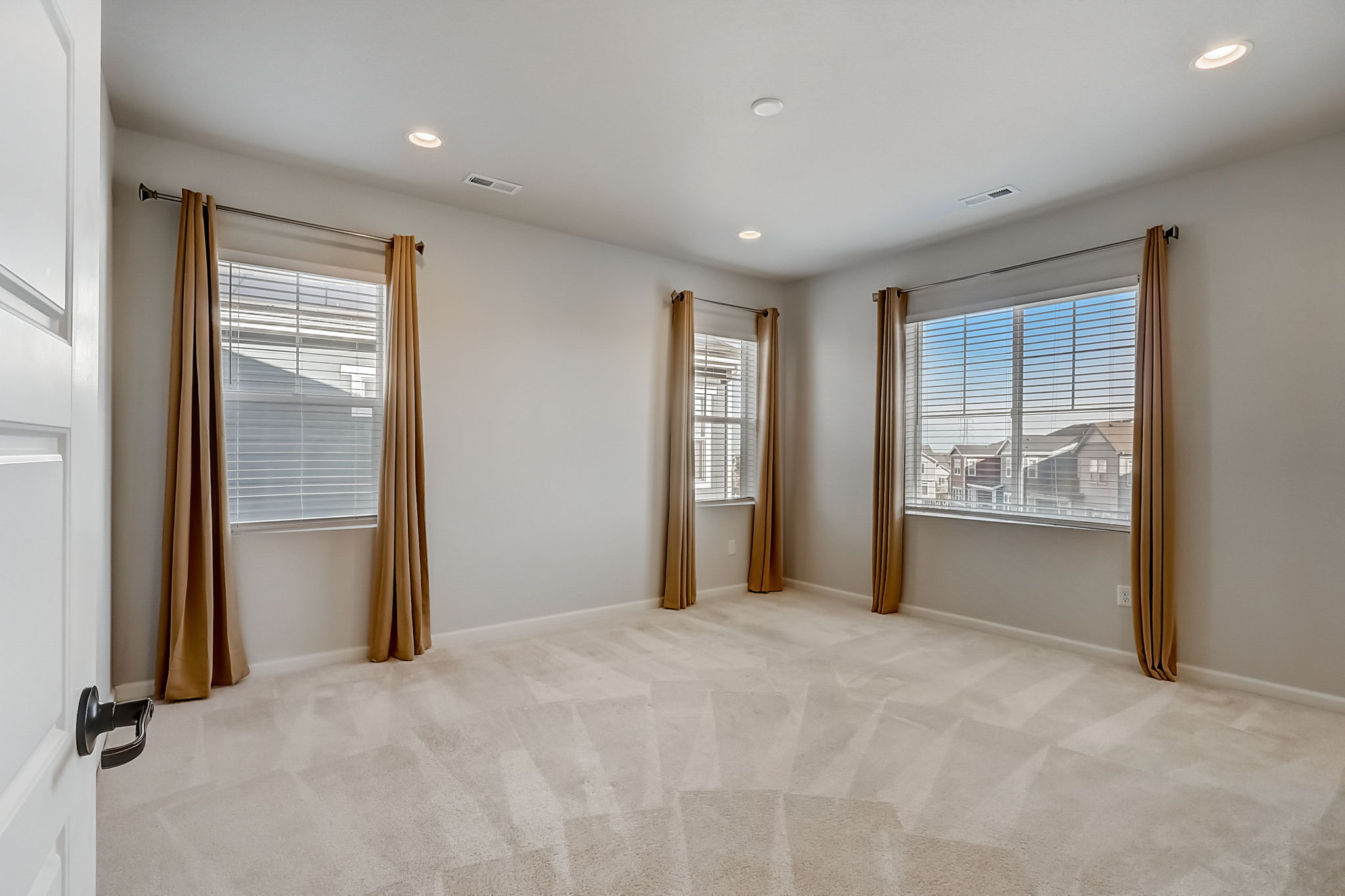 N Oak Hill Way-024