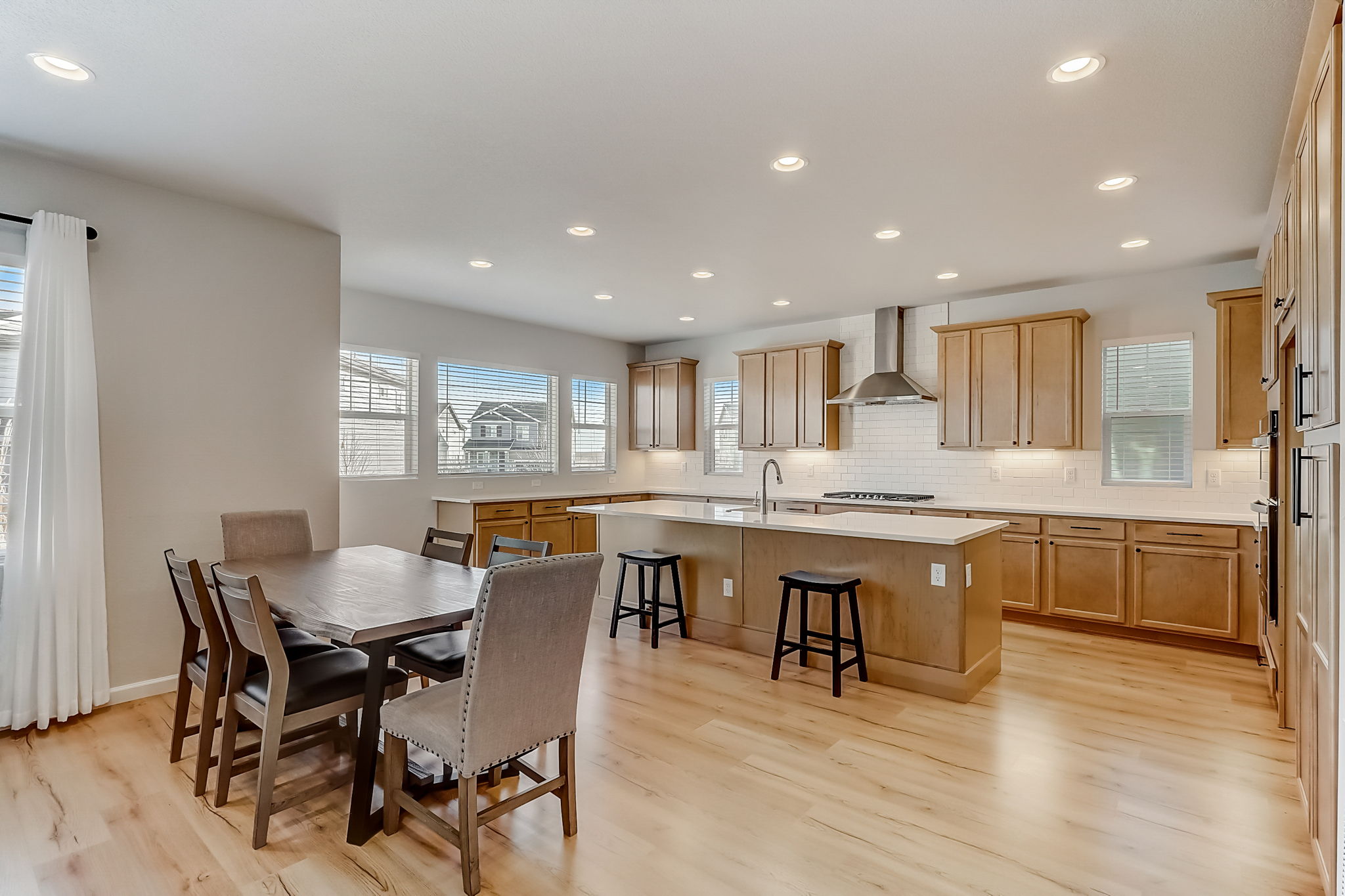 N Oak Hill Way-012