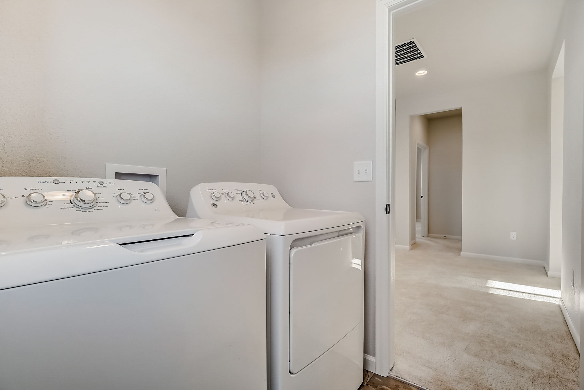 N Oak Hill Way-037