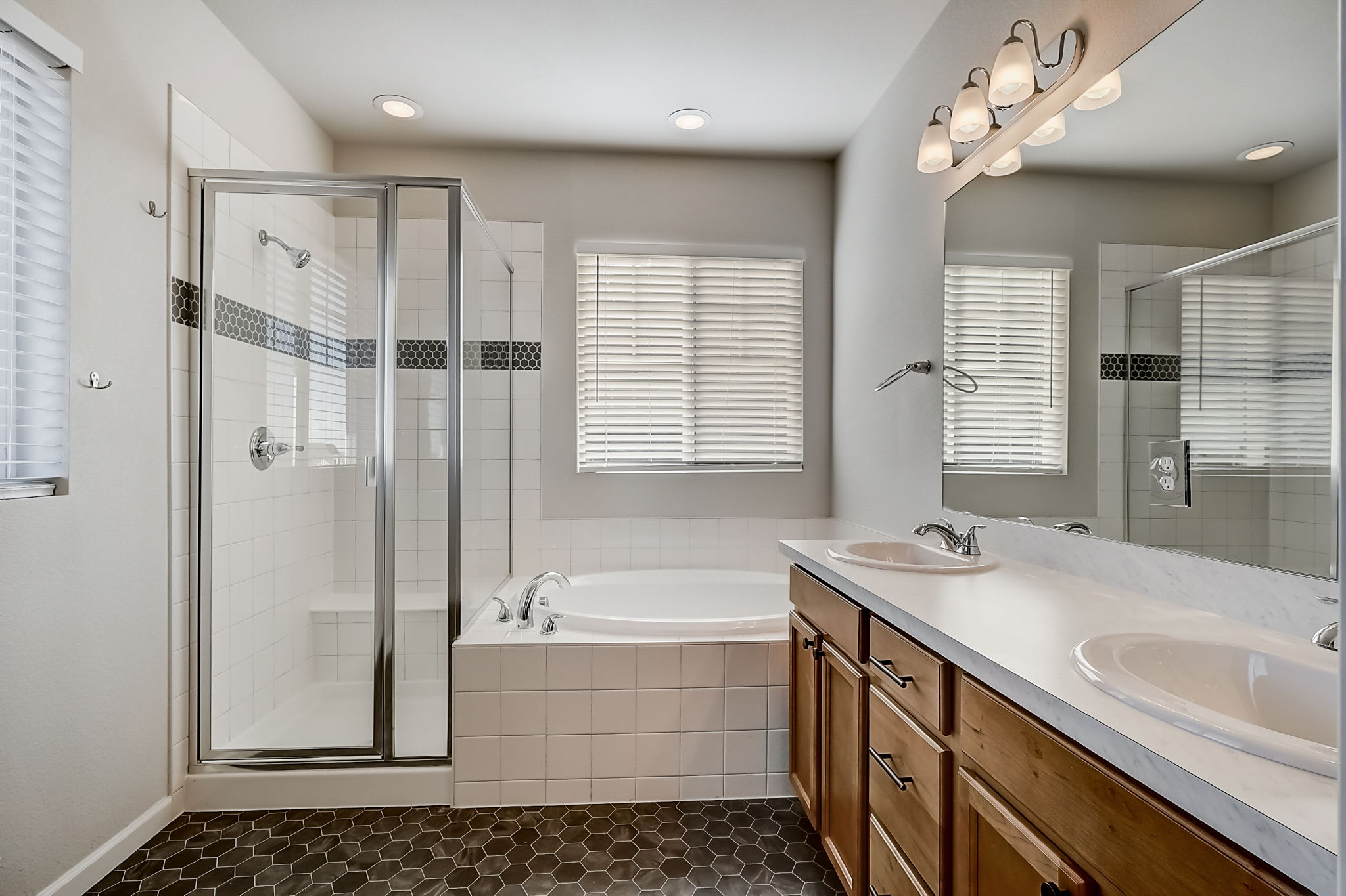 N Oak Hill Way-029
